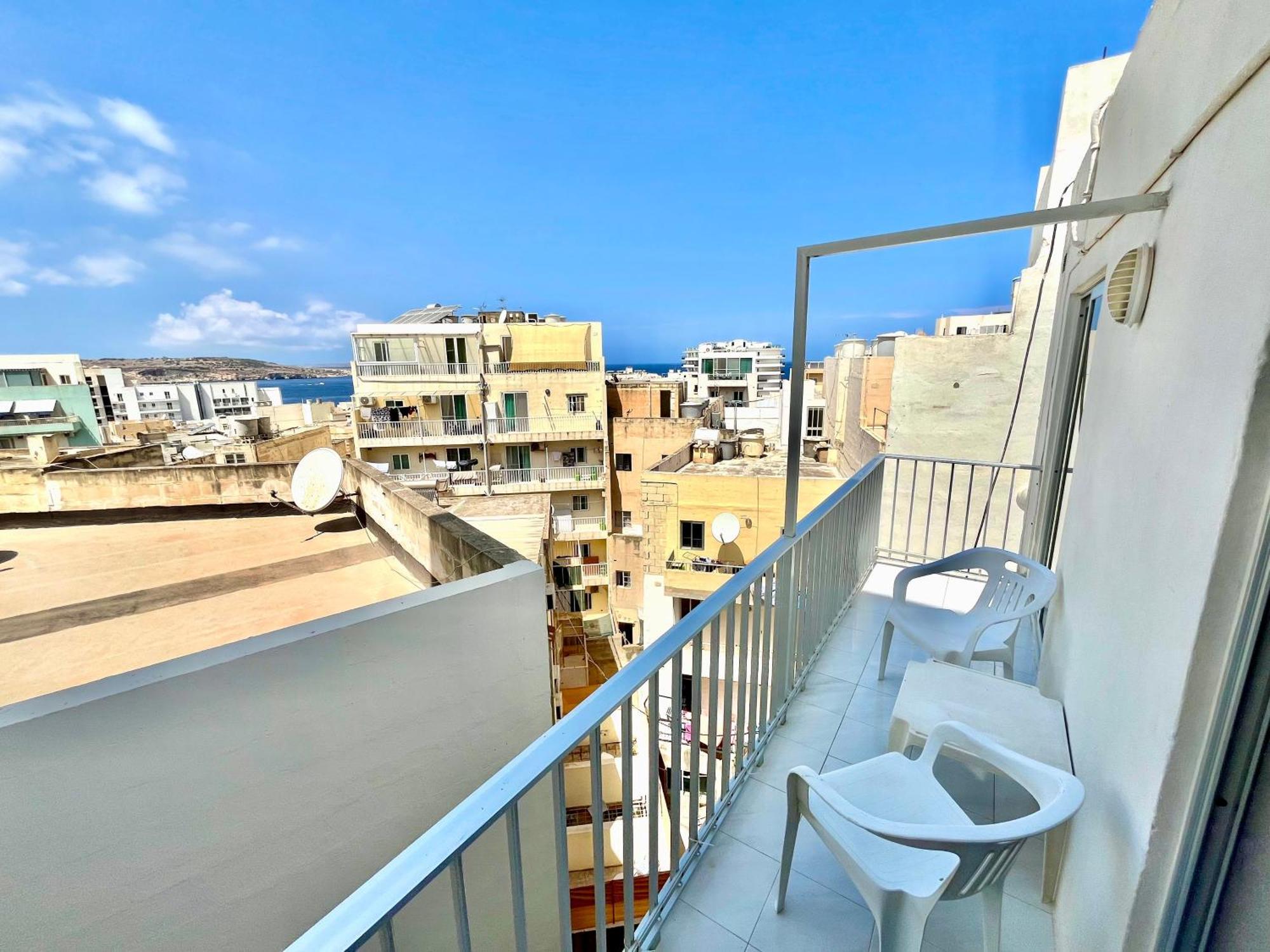 Spacious 2Br Penthouse With A Large Front-Terrace - Close To Bugibba Perched Beach 圣保罗湾城 外观 照片
